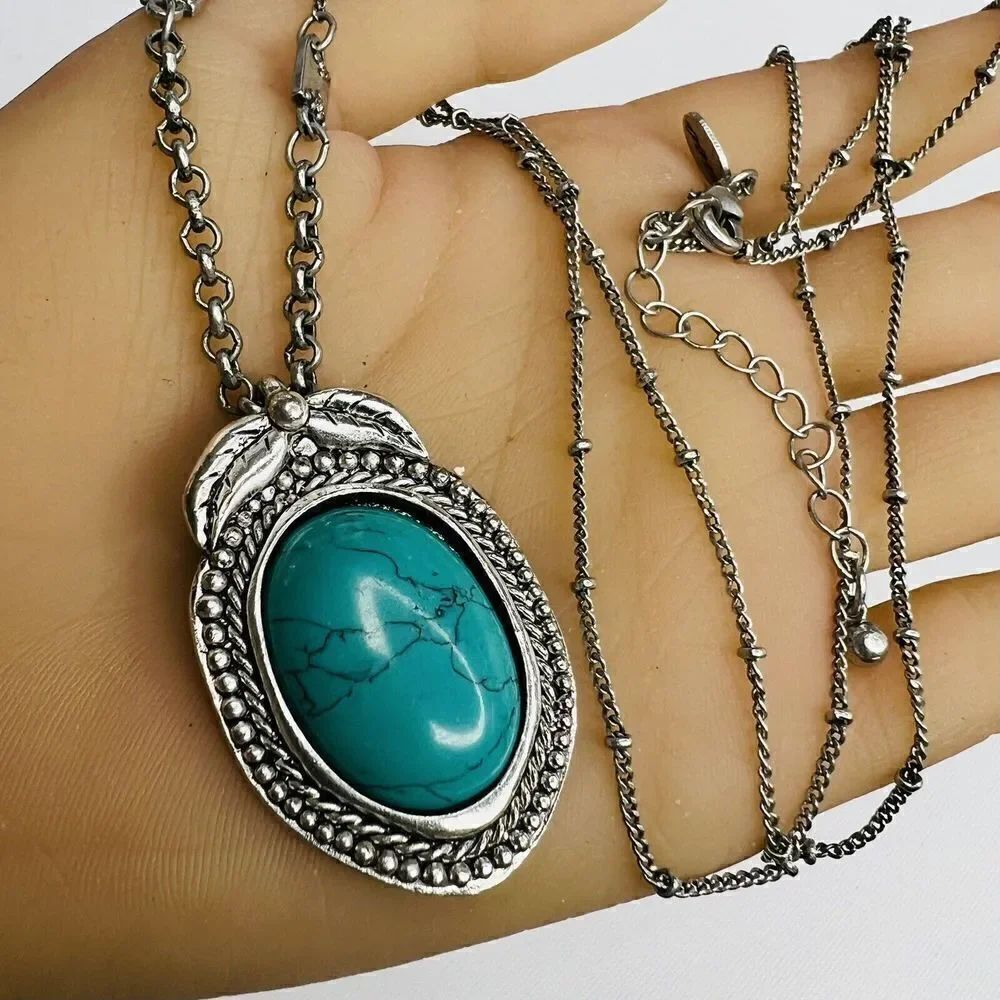 AEO Silver Textured Leaf Framed Faux Turquoise Southwestern Necklace 32" 1172